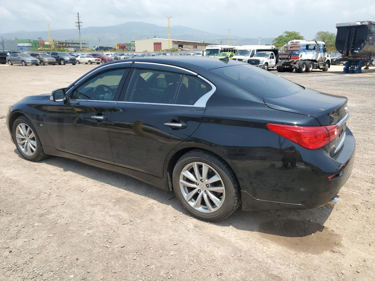 2015 INFINITI Q50