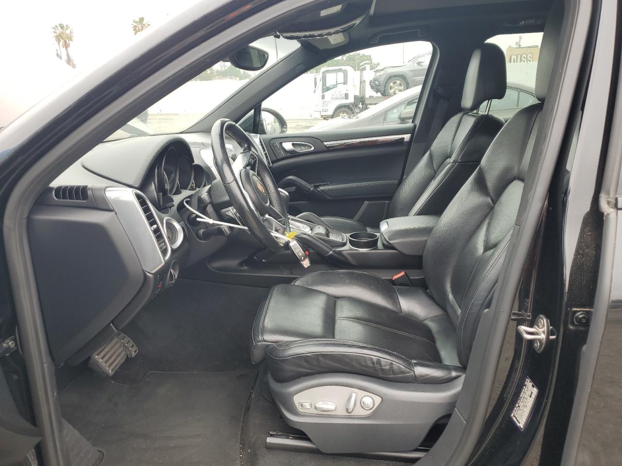 2015 PORSCHE CAYENNE