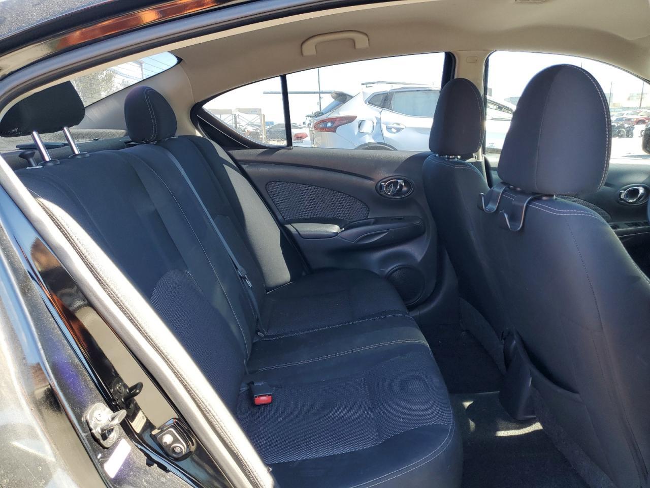 2015 NISSAN VERSA