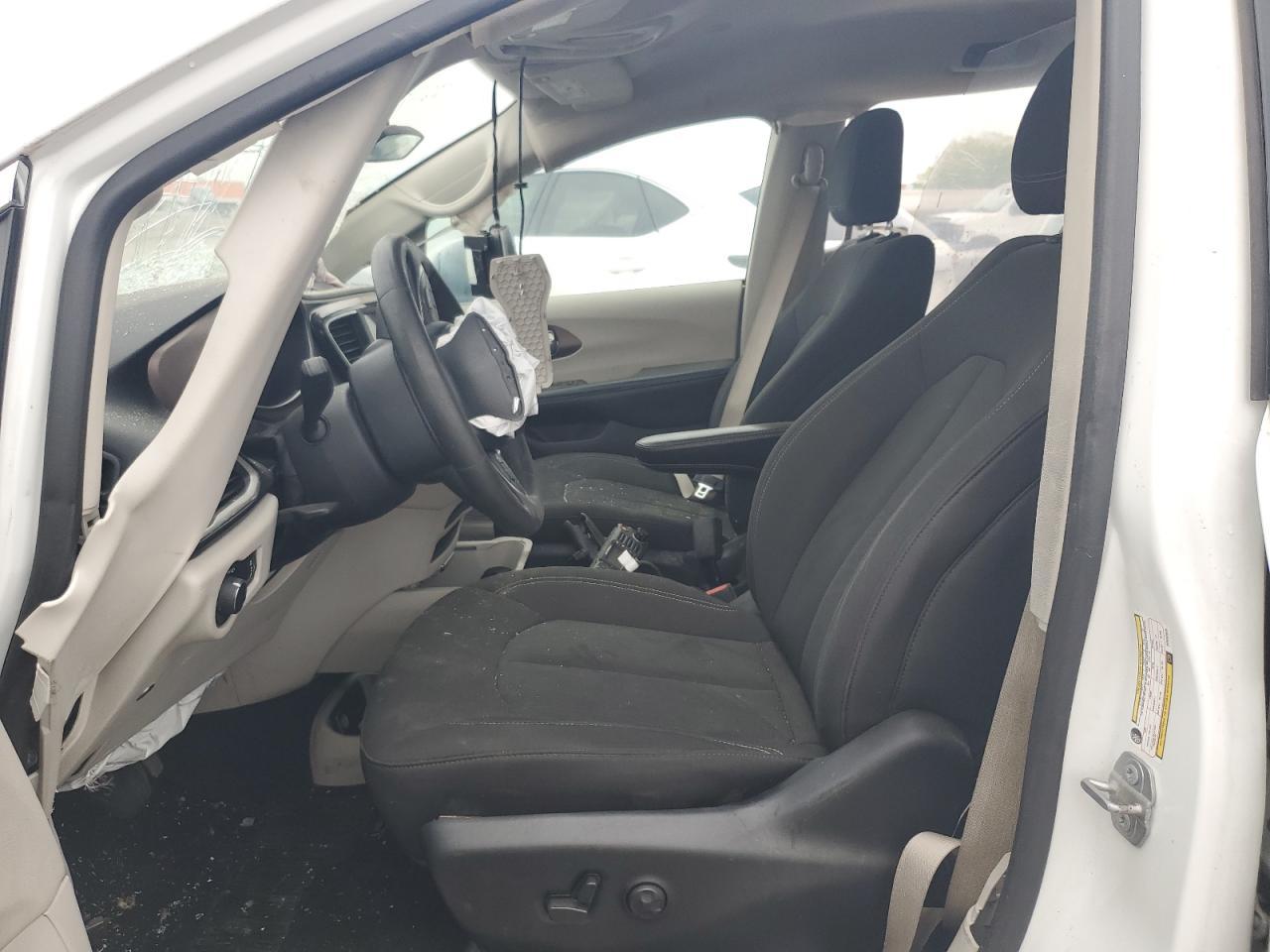 2021 CHRYSLER Voyager