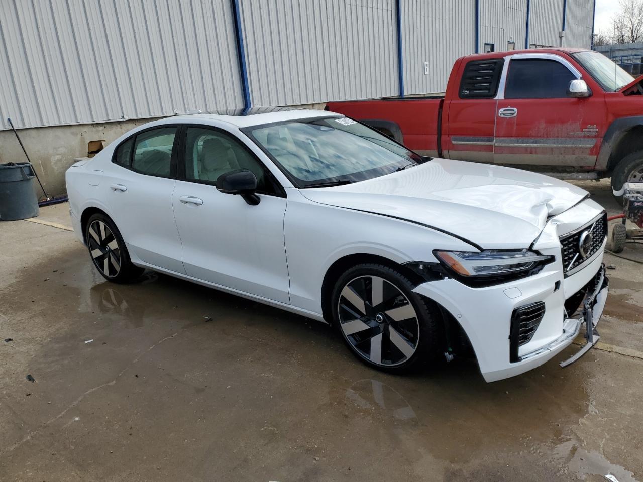 2024 VOLVO S60