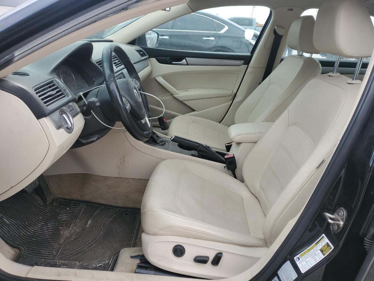 2015 VOLKSWAGEN Passat