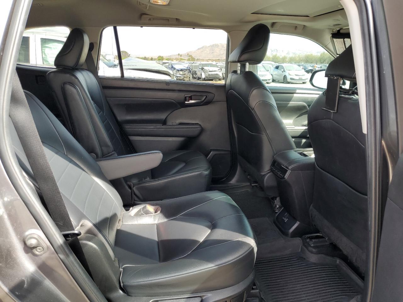 2023 TOYOTA HIGHLANDER