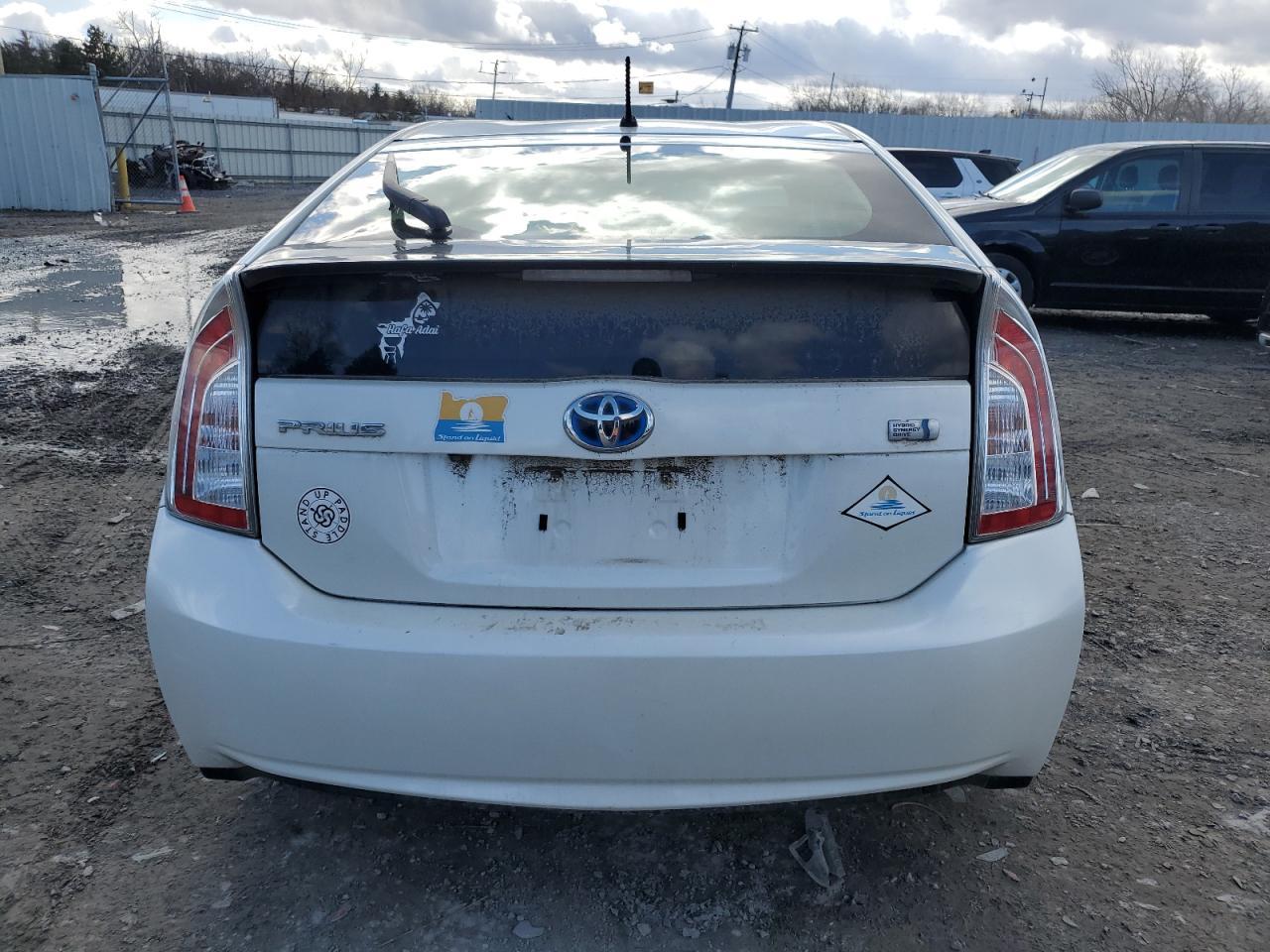 2015 TOYOTA PRIUS