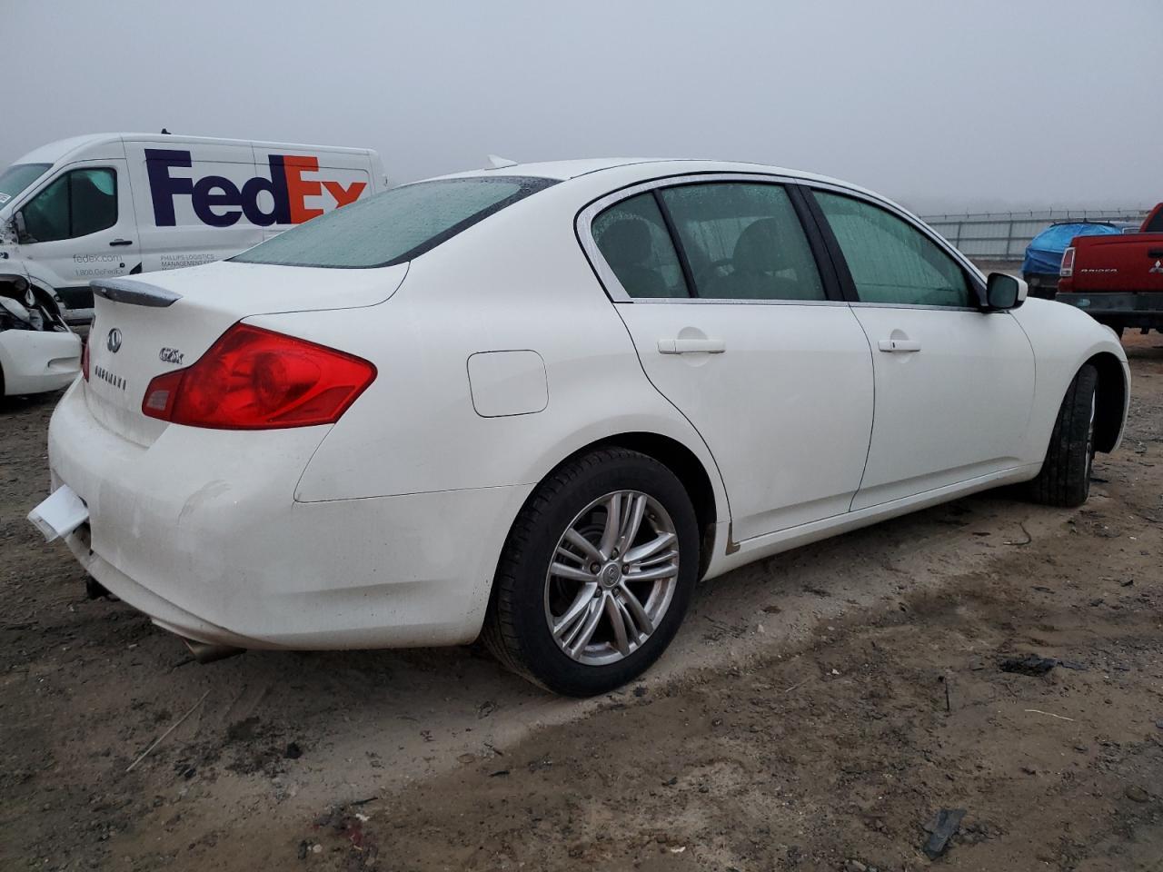 2011 INFINITI G25