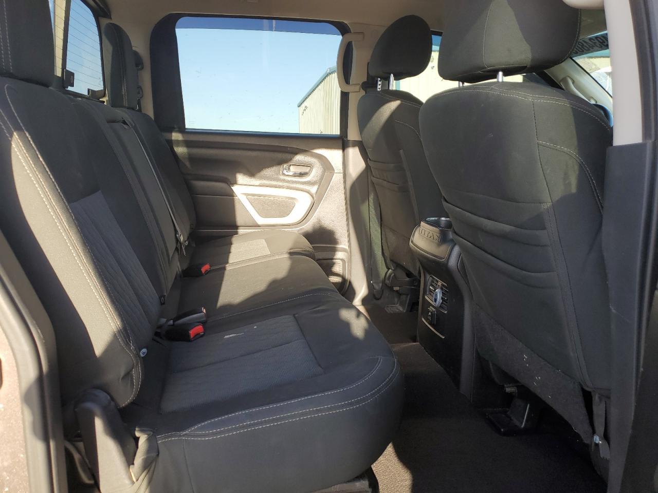 2017 NISSAN Titan