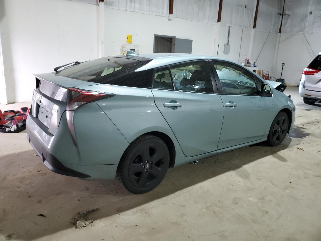 2016 TOYOTA PRIUS
