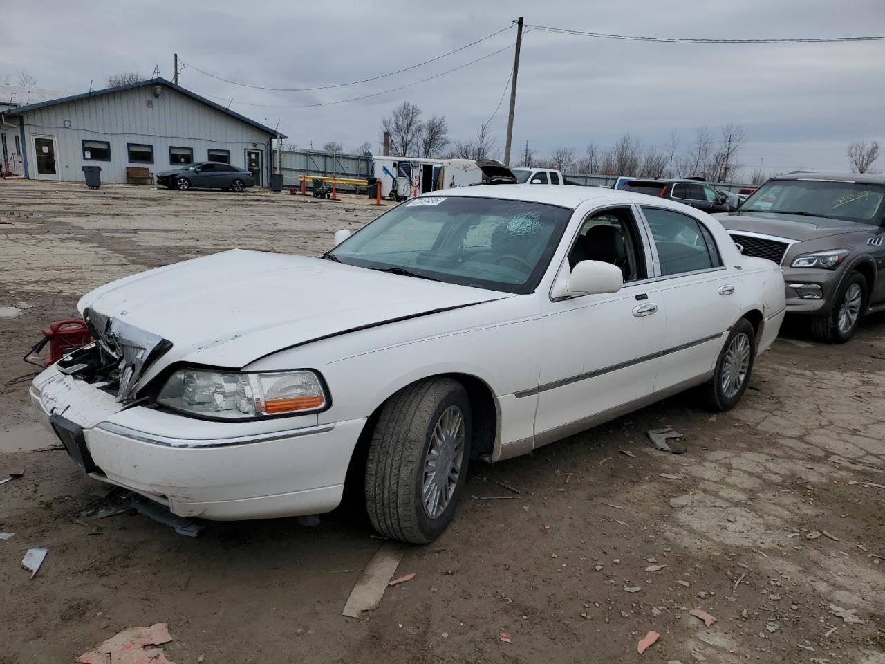 2007 LINCOLN Town Car