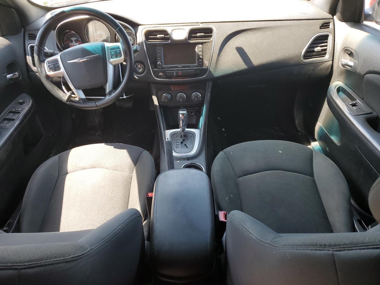 2011 CHRYSLER 200