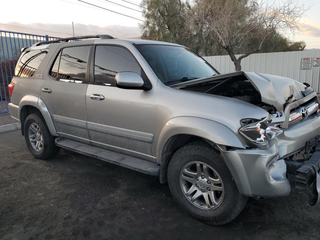 2005 TOYOTA Sequoia