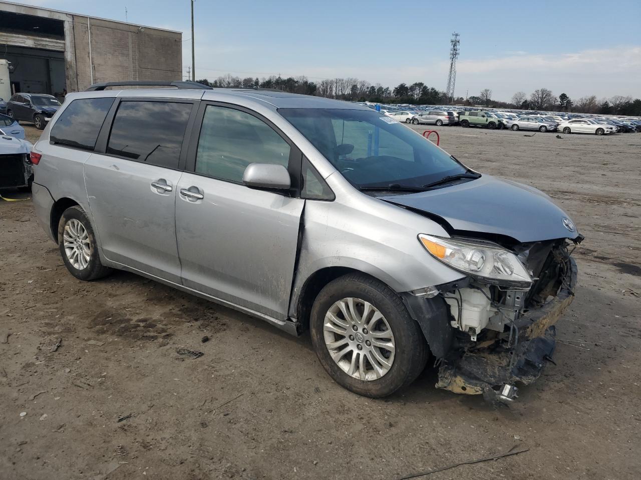 2017 TOYOTA SIENNA