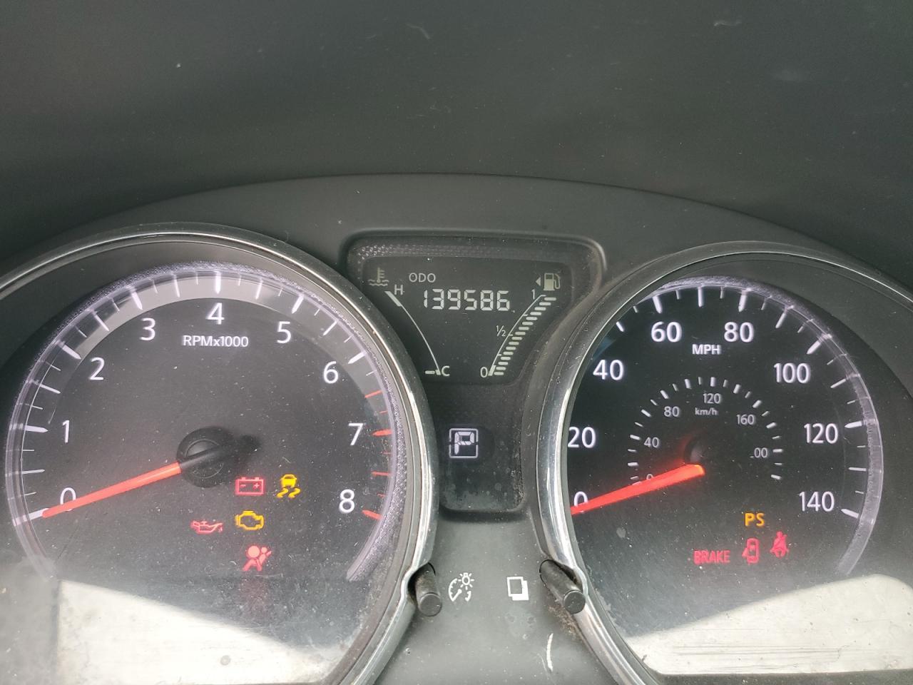 2015 NISSAN VERSA
