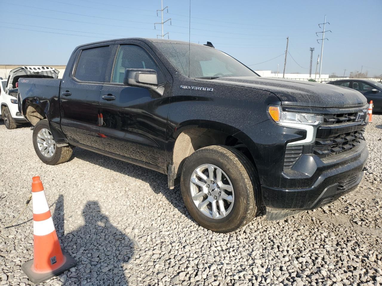 2024 CHEVROLET Silverado