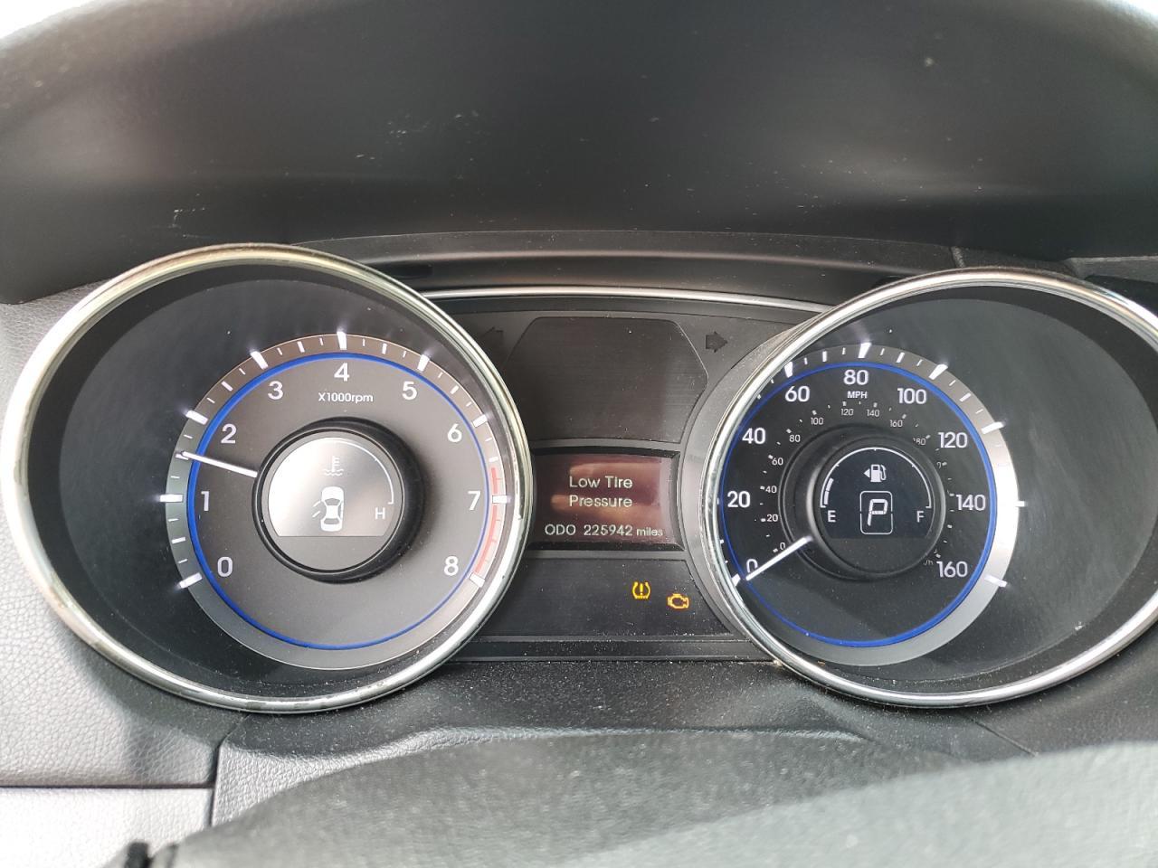 2011 HYUNDAI SONATA