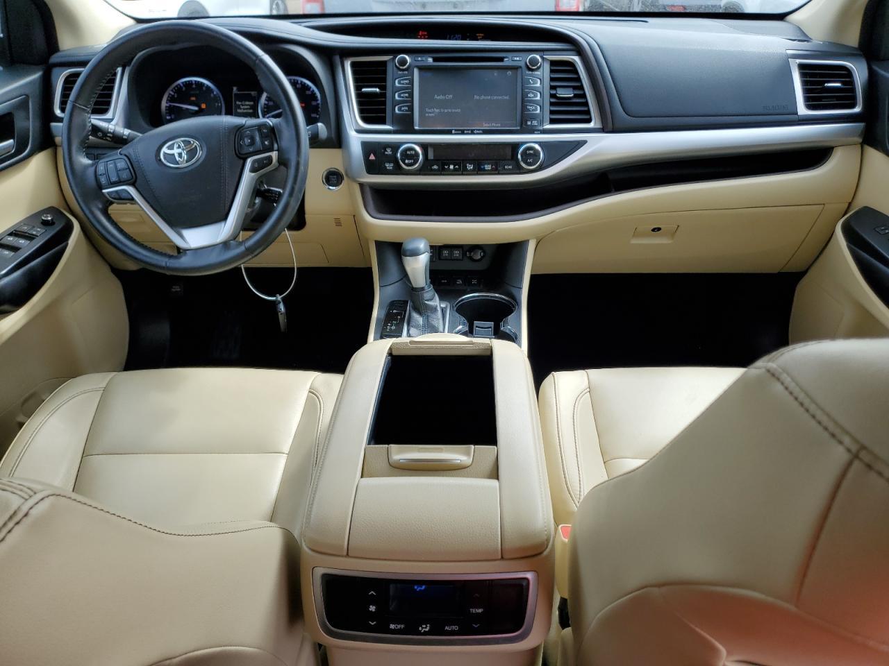 2017 TOYOTA HIGHLANDER