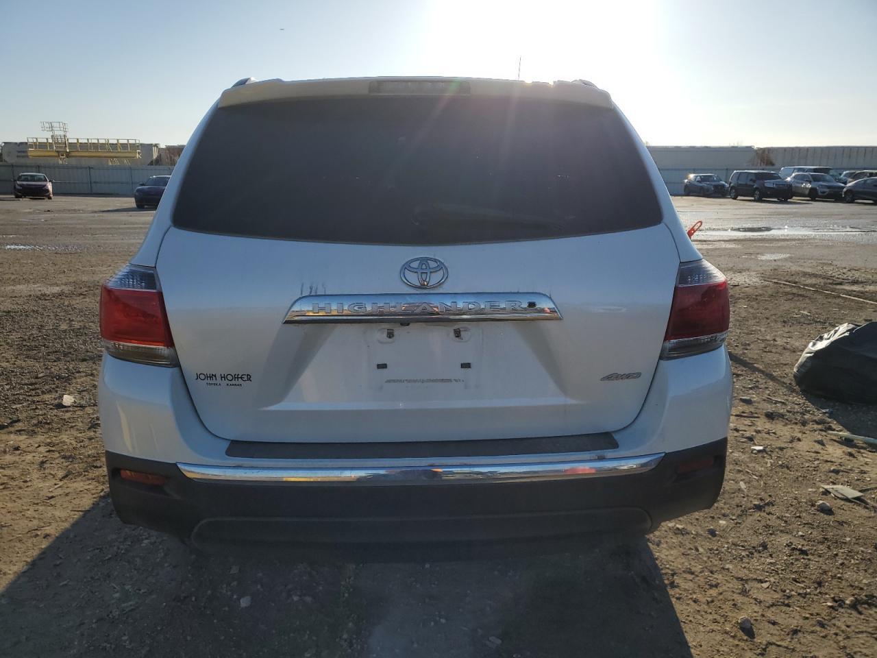 2011 TOYOTA HIGHLANDER