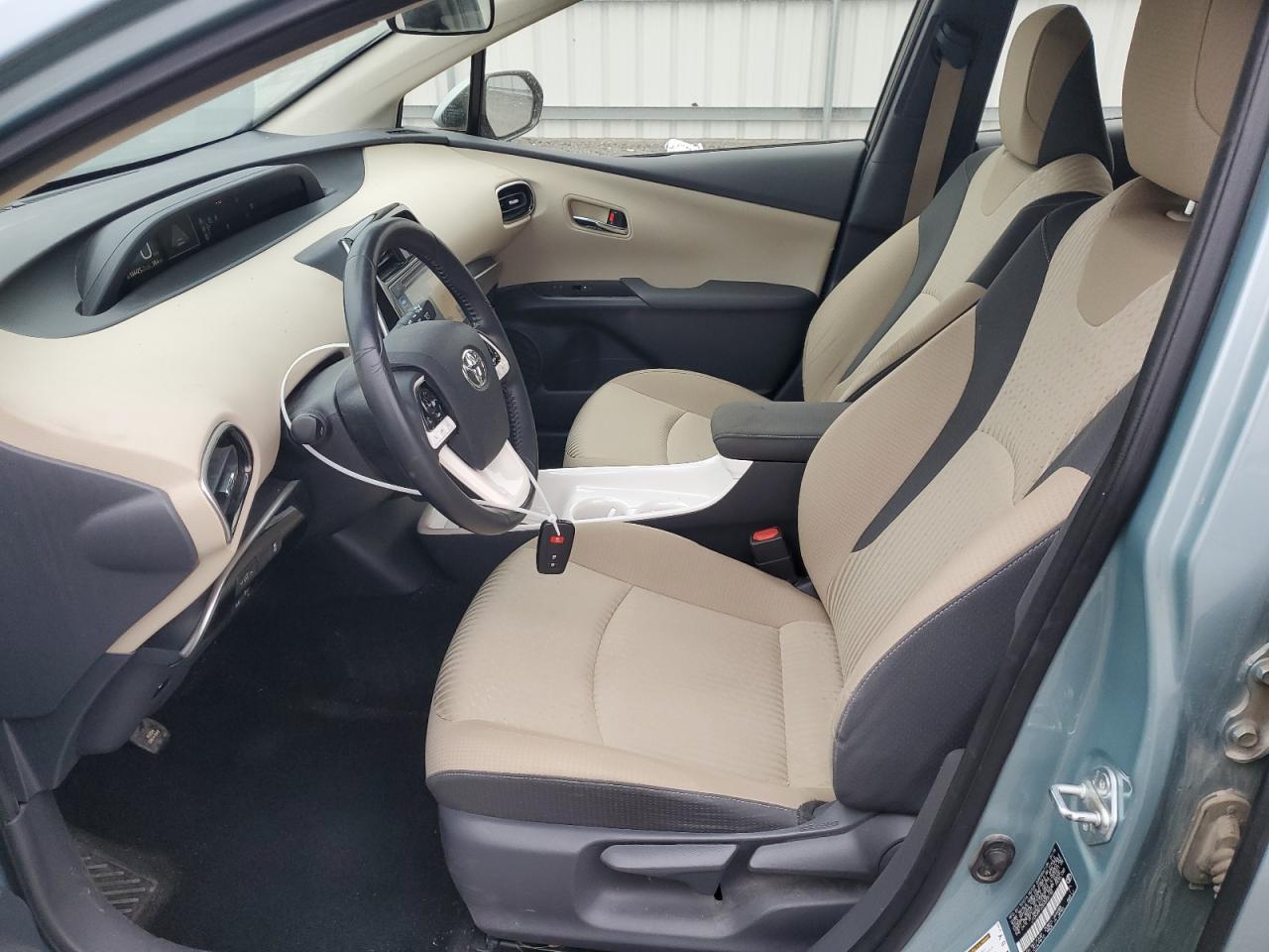 2016 TOYOTA PRIUS