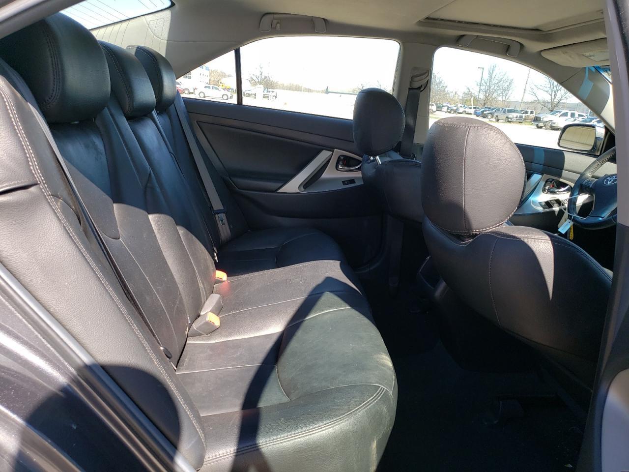 2011 TOYOTA CAMRY