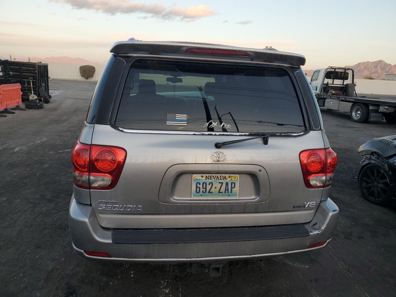 2005 TOYOTA Sequoia