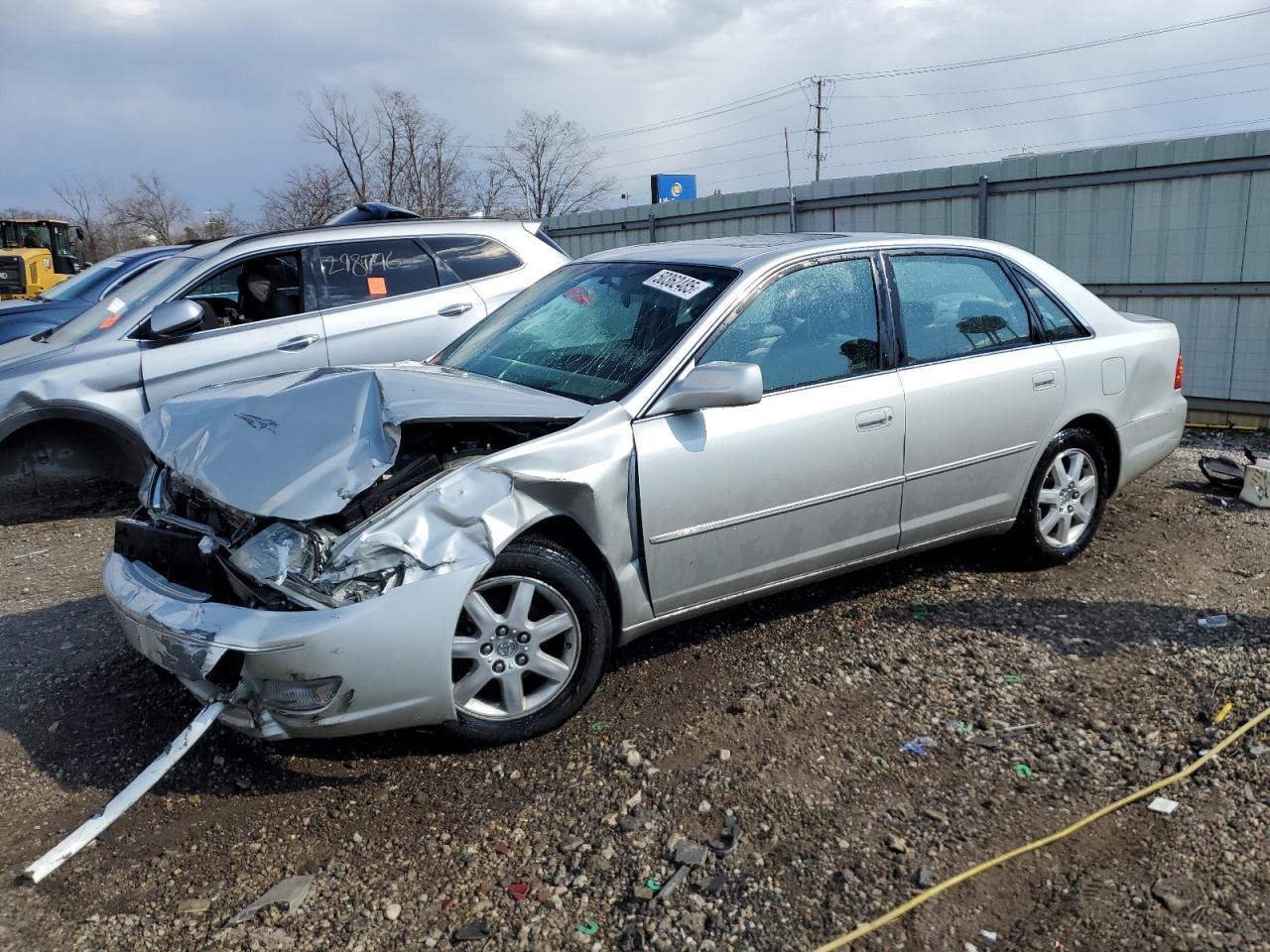 2001 TOYOTA Avalon
