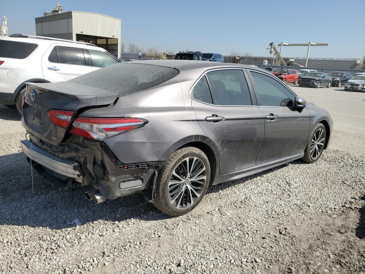 2018 TOYOTA CAMRY