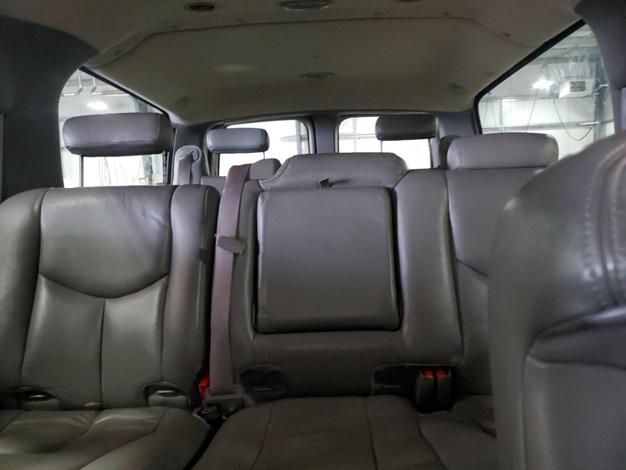 2003 CHEVROLET Suburban