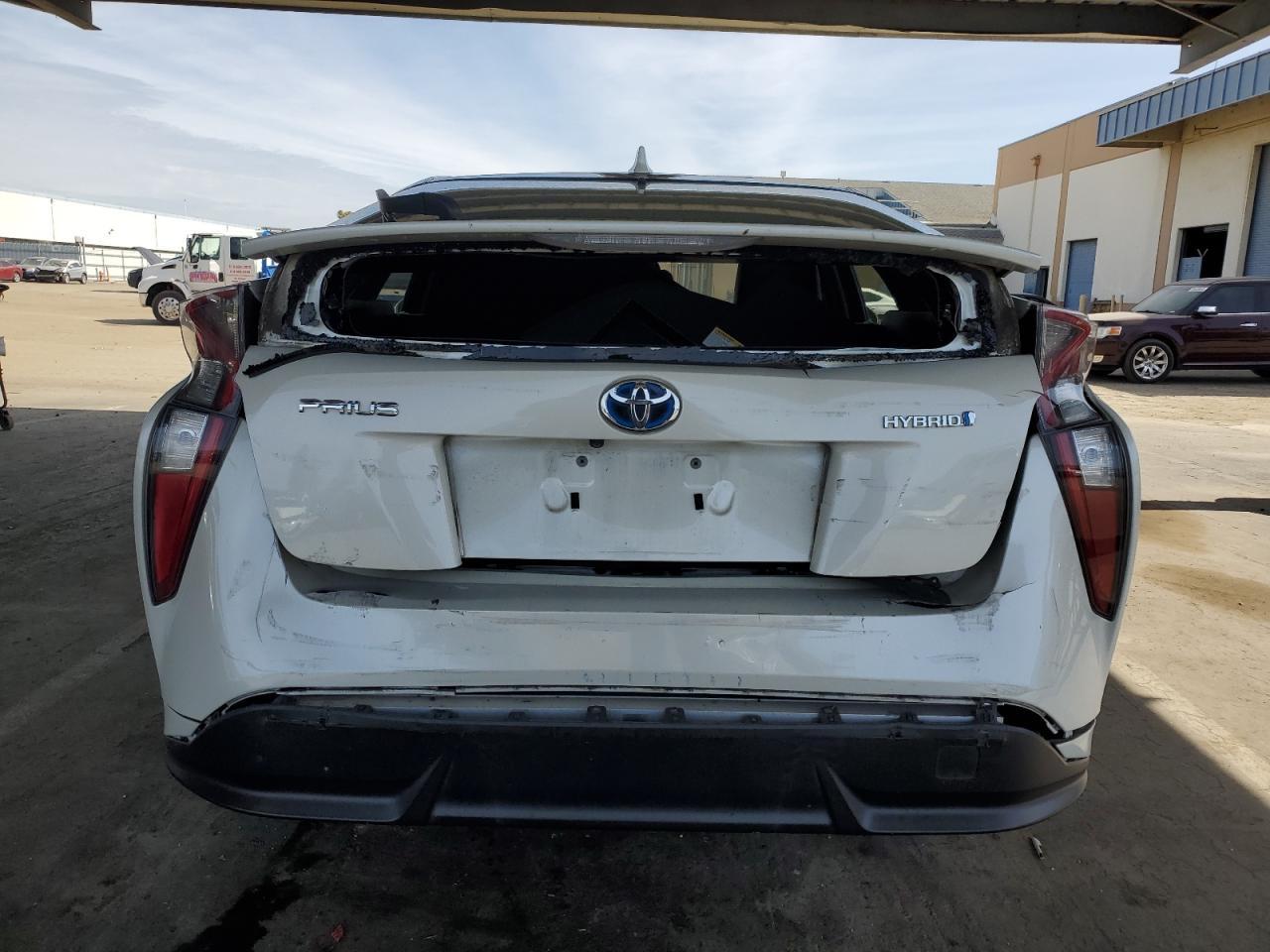 2016 TOYOTA PRIUS