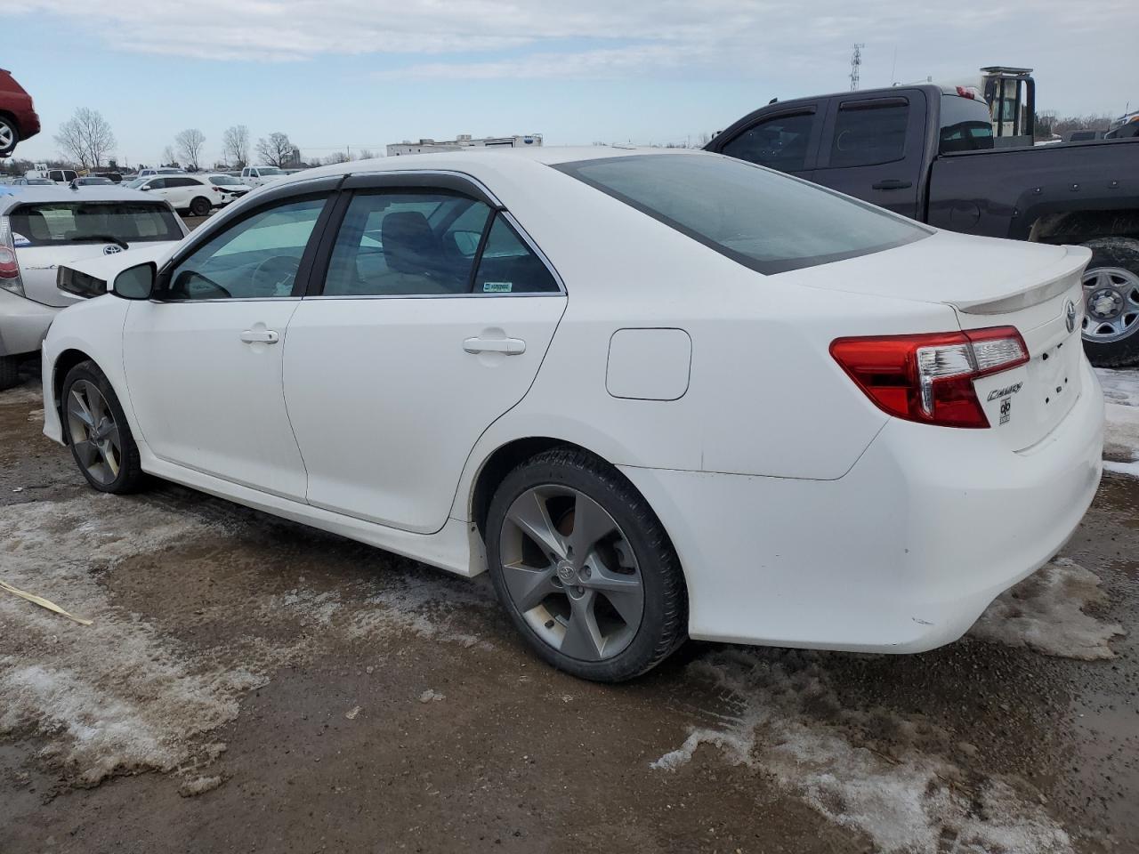 2014 TOYOTA CAMRY
