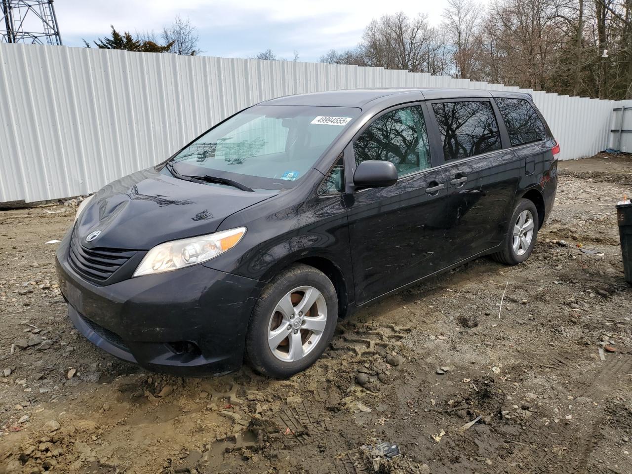 2014 TOYOTA SIENNA