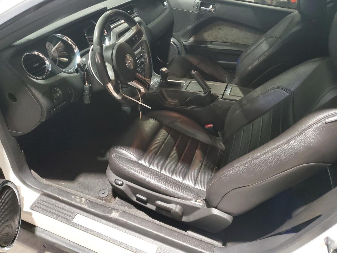 2011 FORD MUSTANG