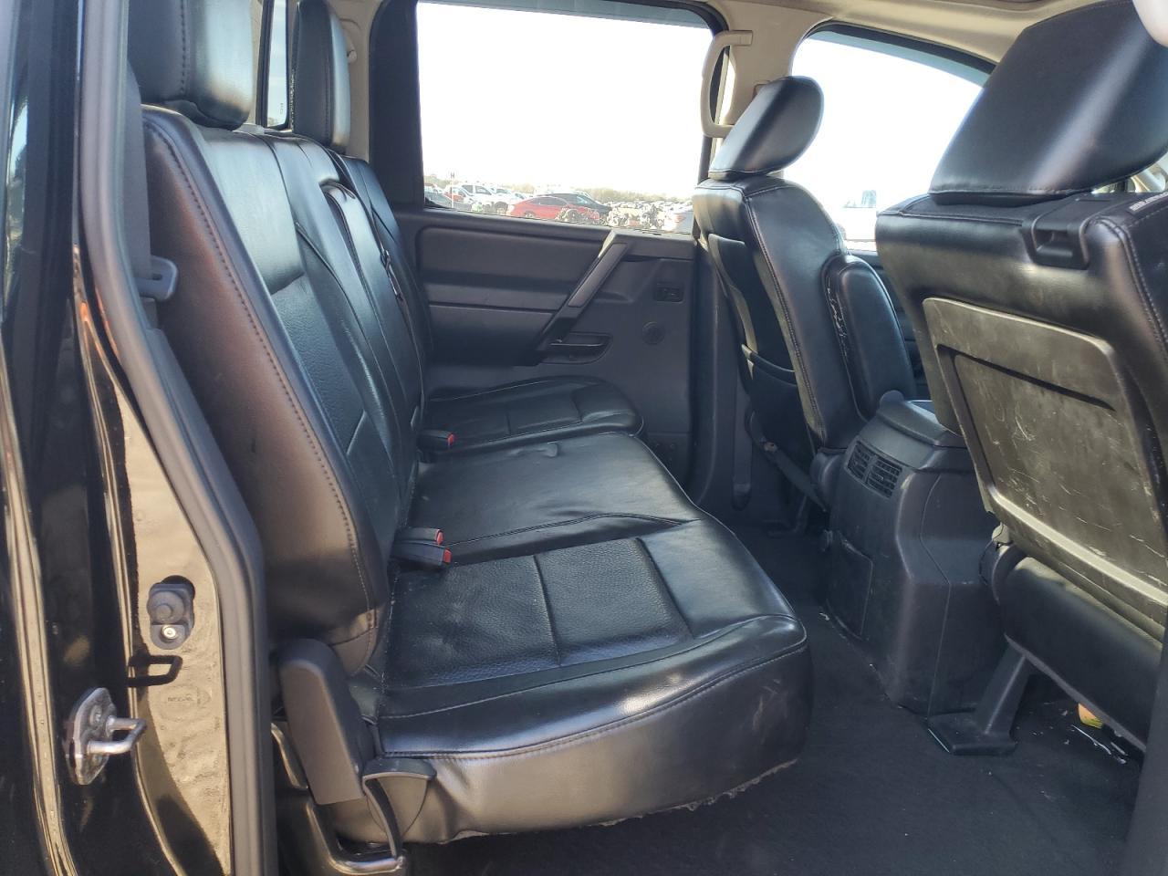 2012 NISSAN Titan