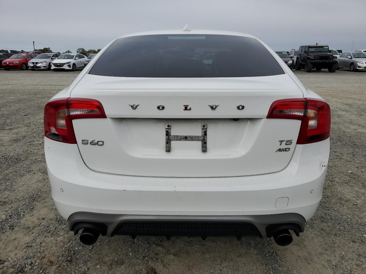 2017 VOLVO S60