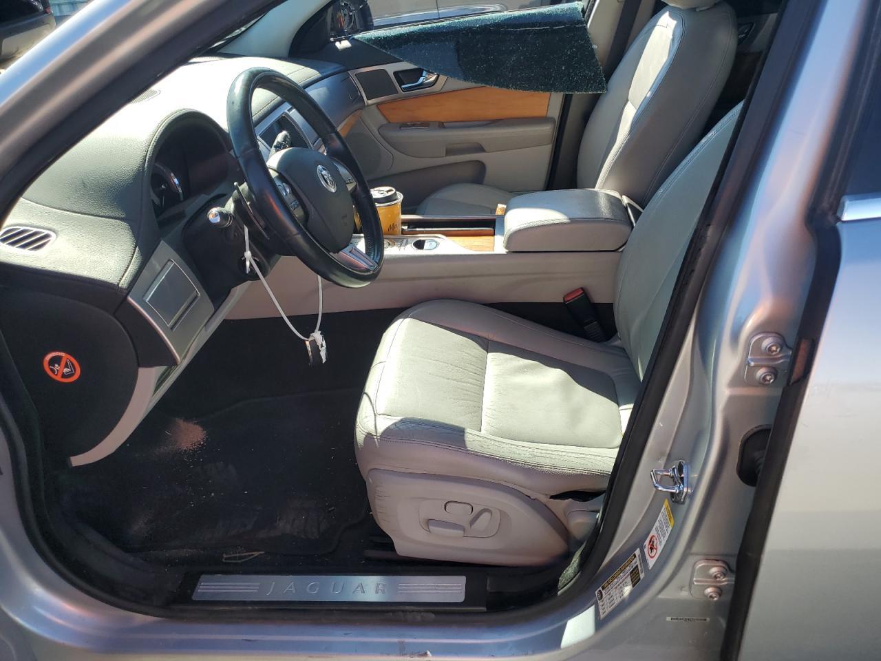 2010 JAGUAR XF