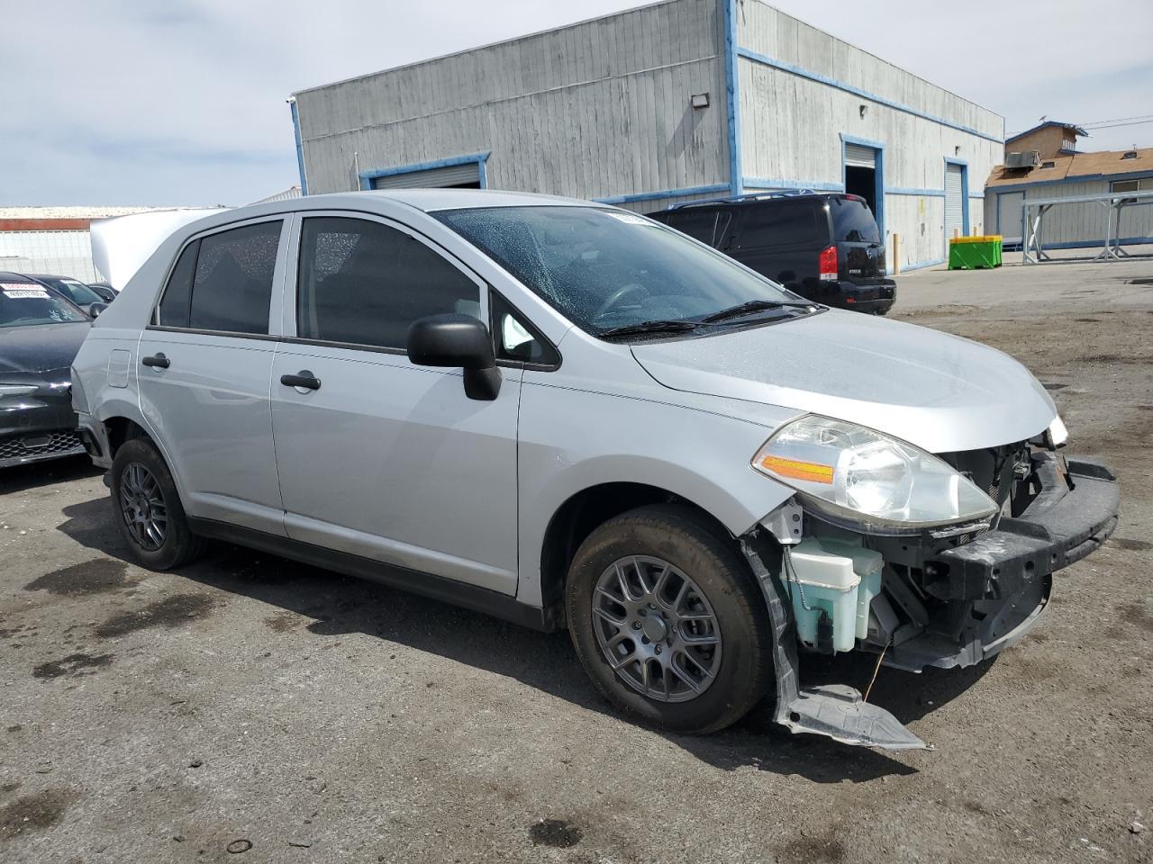 2009 NISSAN VERSA