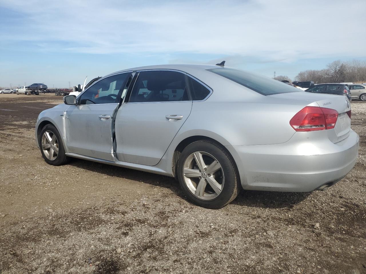 2015 VOLKSWAGEN Passat
