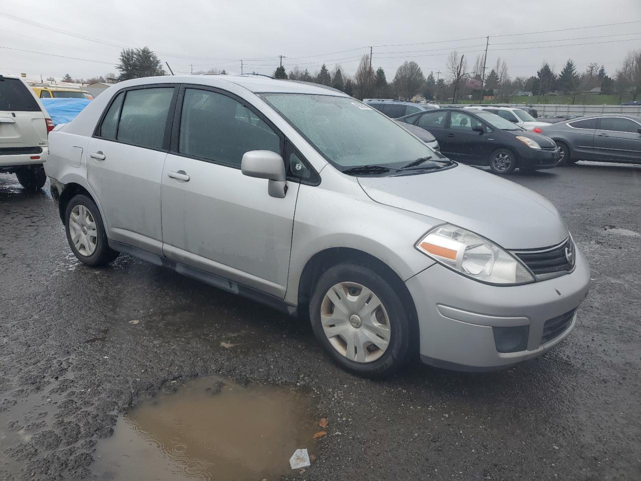 2011 NISSAN VERSA
