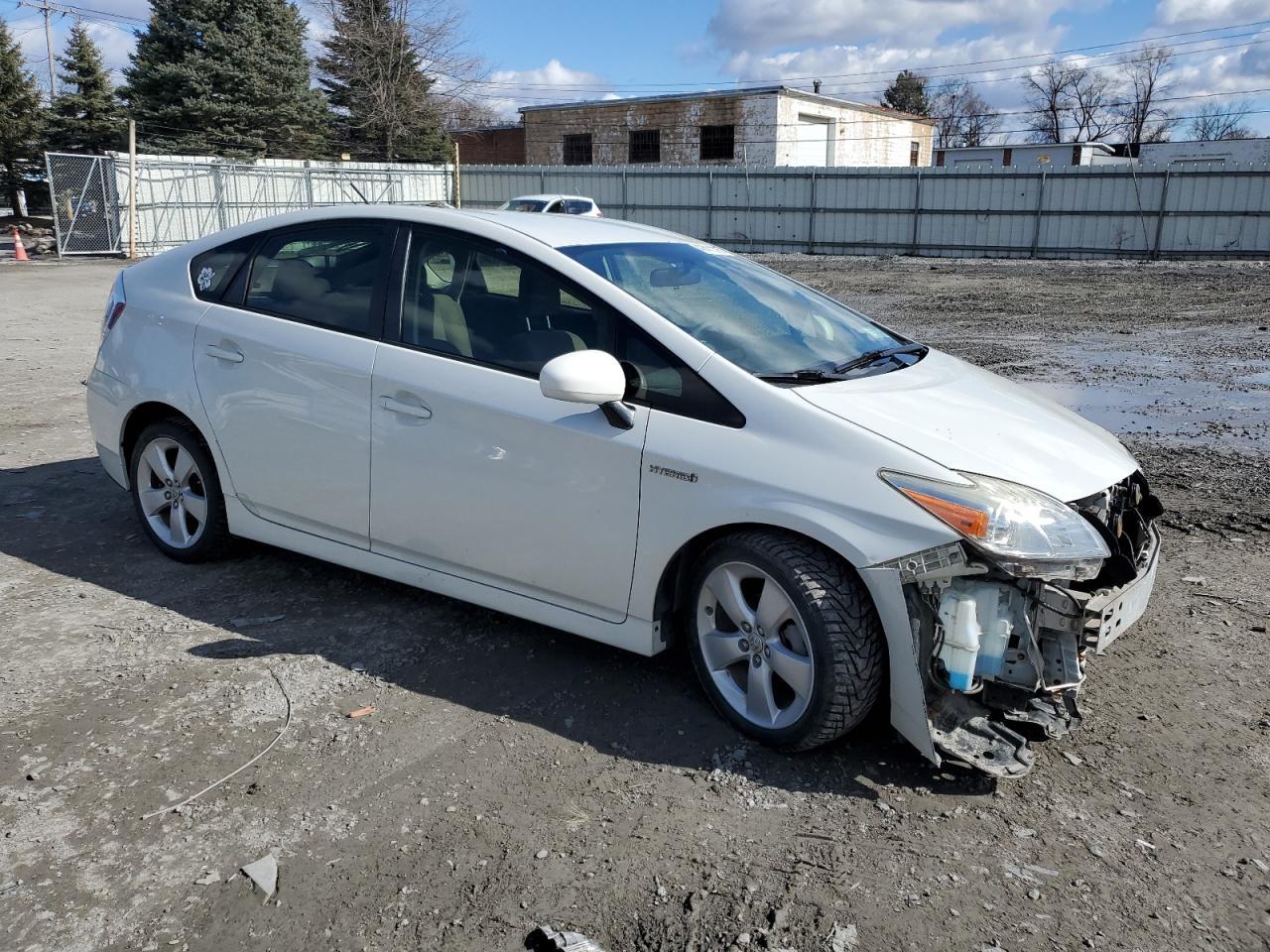 2015 TOYOTA PRIUS