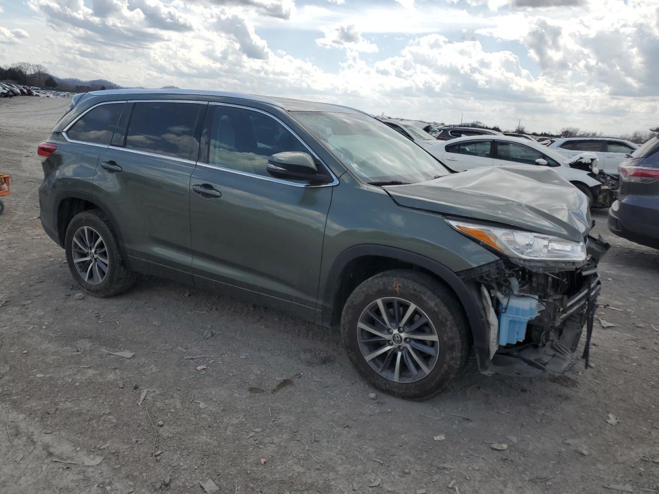 2017 TOYOTA HIGHLANDER