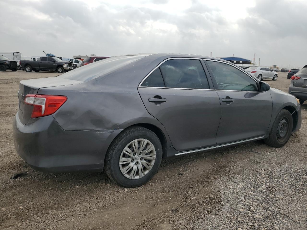 2014 TOYOTA CAMRY