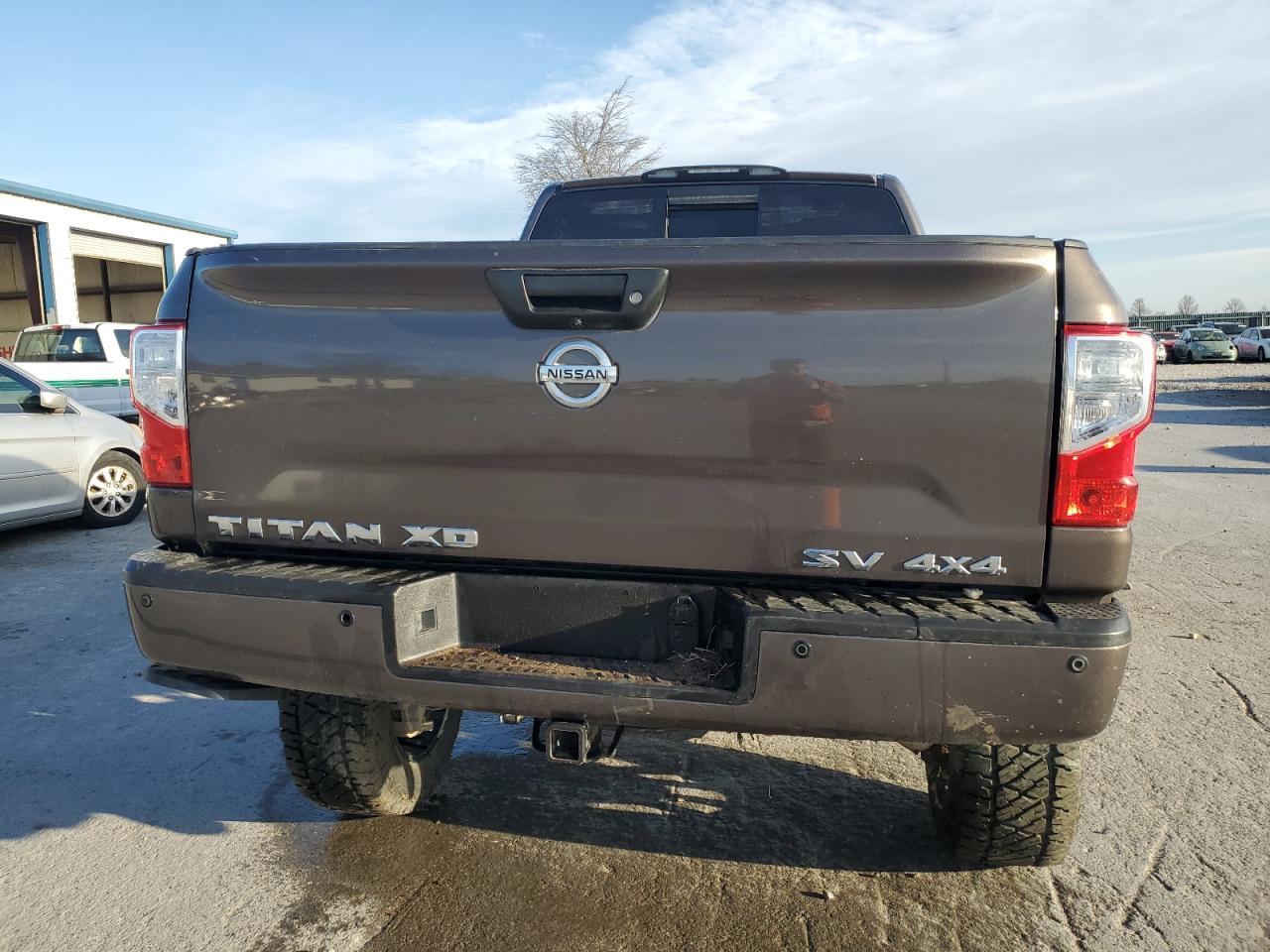 2017 NISSAN Titan