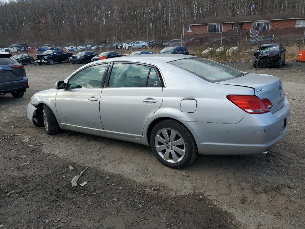2005 TOYOTA Avalon