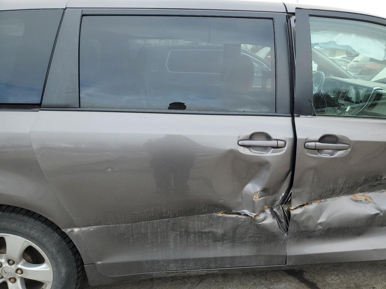 2017 TOYOTA SIENNA