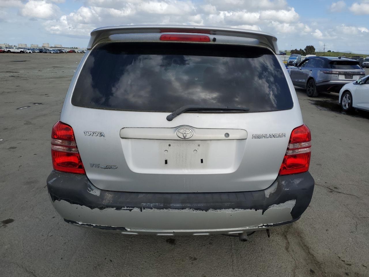 2002 TOYOTA HIGHLANDER