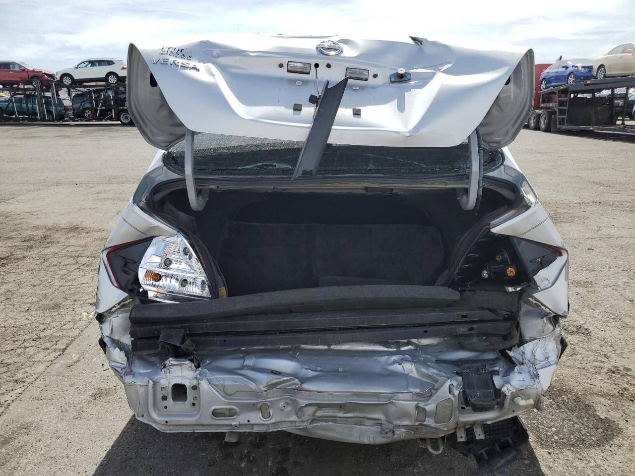 2009 NISSAN VERSA