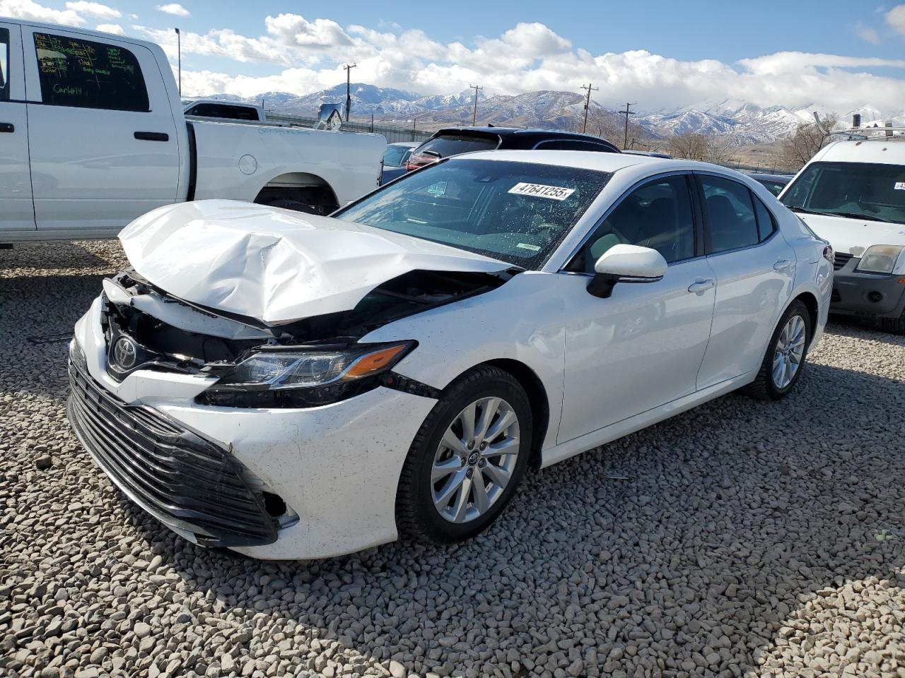 2018 TOYOTA CAMRY