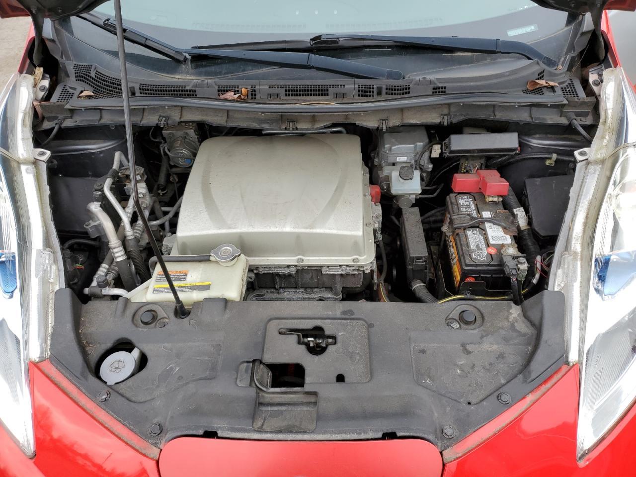 2016 NISSAN LEAF