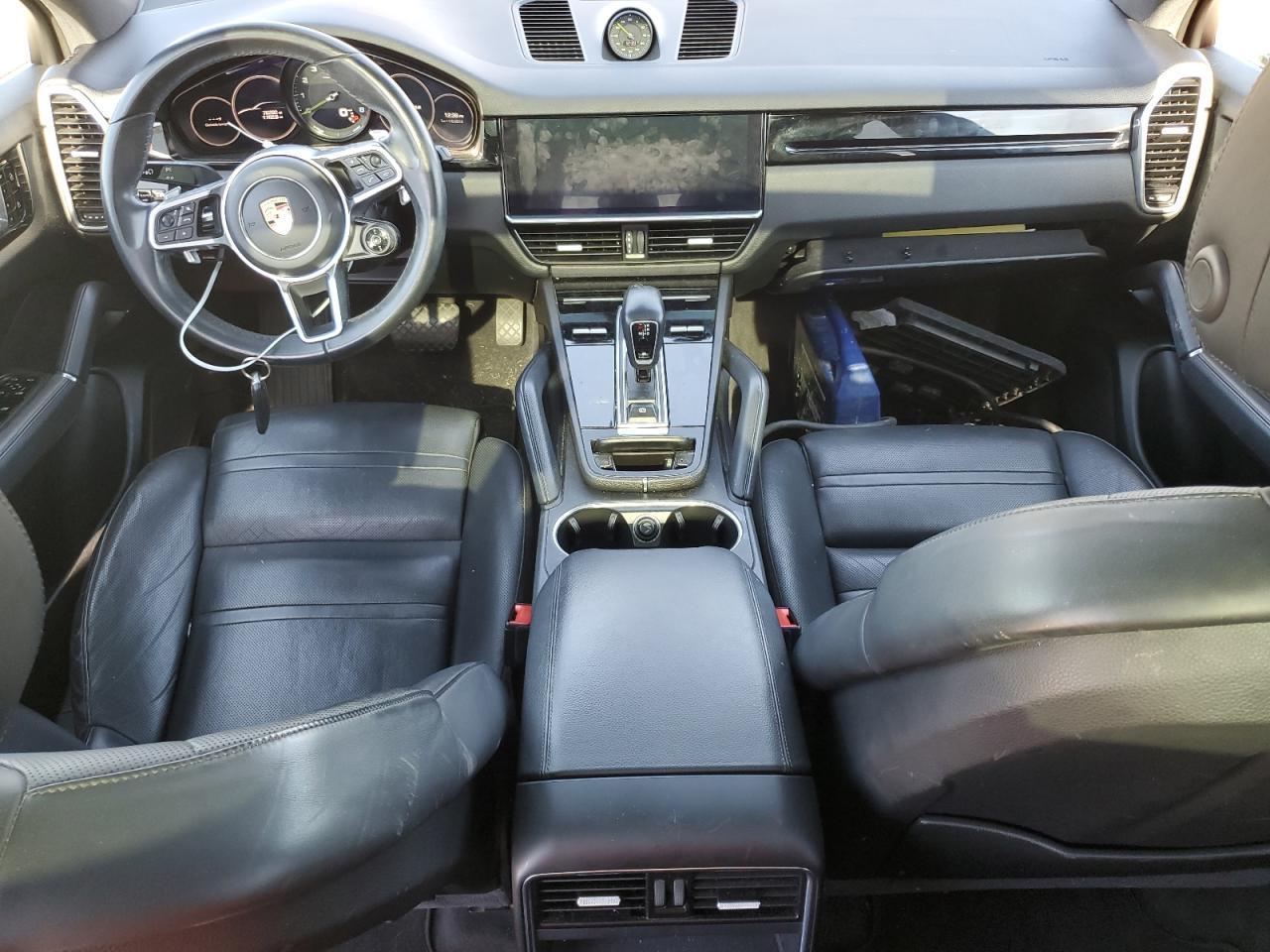 2019 PORSCHE CAYENNE