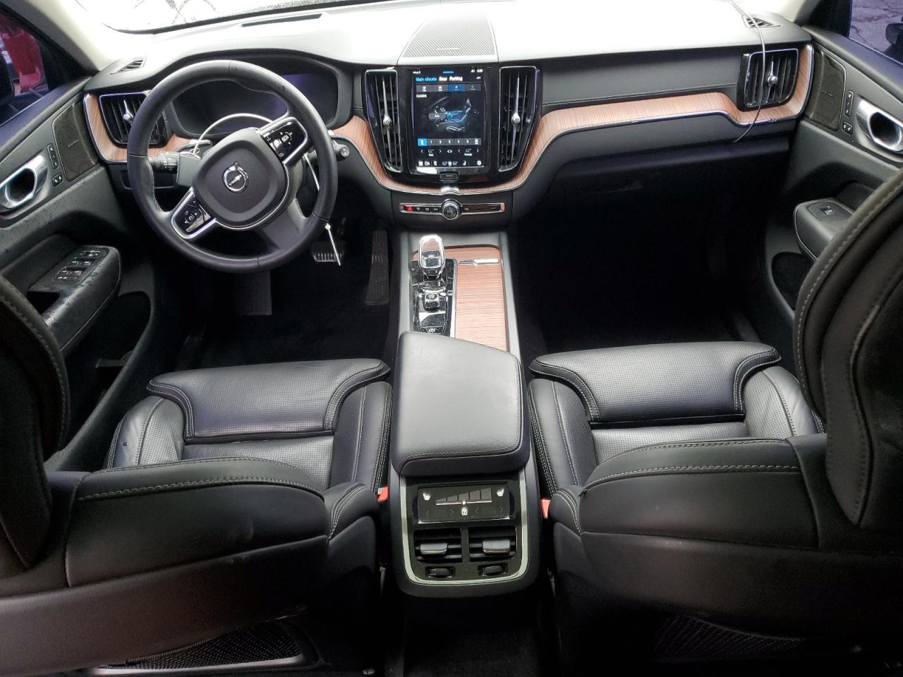 2023 VOLVO XC60