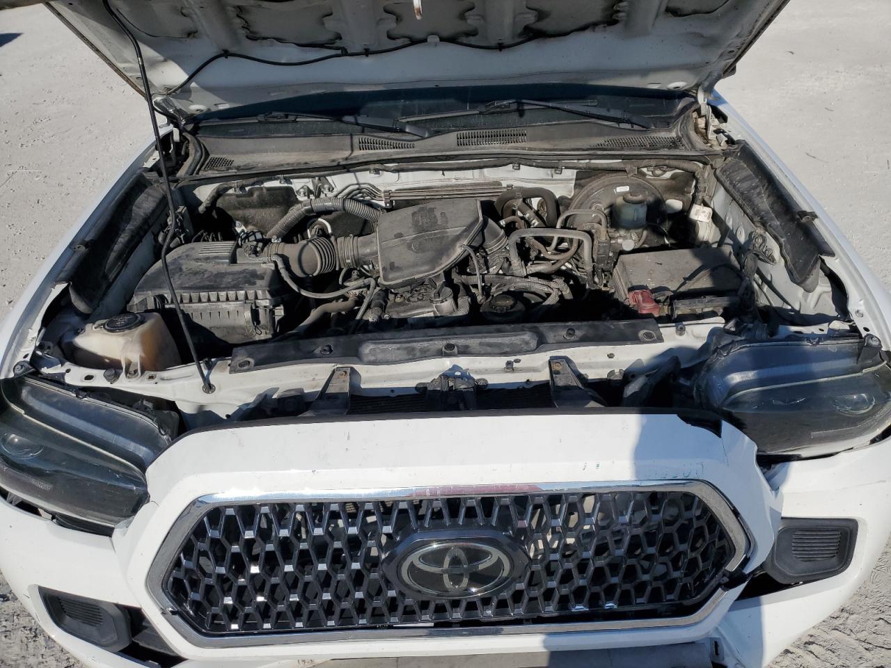 2016 TOYOTA TACOMA