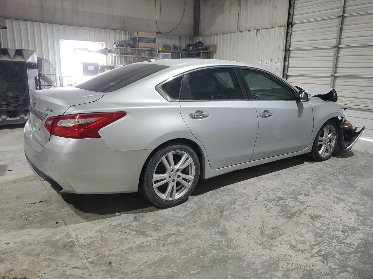 2017 NISSAN ALTIMA